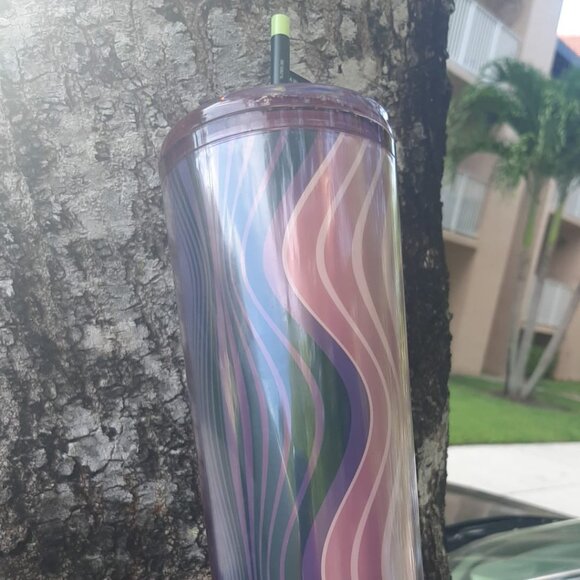 Starbucks 2025 Wavy Green Purple Plastic Hot & Cold Cup Venti Tumbler 24oz - Picture 5 of 9